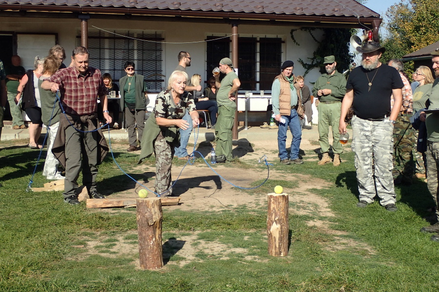 08 Sobotní odpoledne probíhaly soutěže