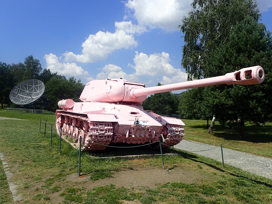 02 Cestou jsme navštívili vojenské muzeum v Lešné