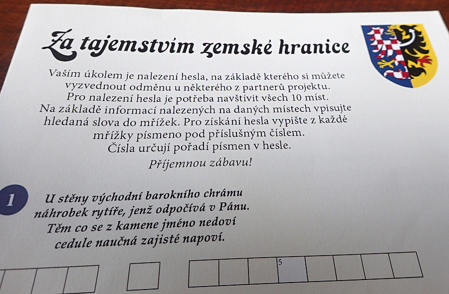 25 Za procházku po zemské hranici ve Fulneku a vyplnění tajenky dostanete odznak