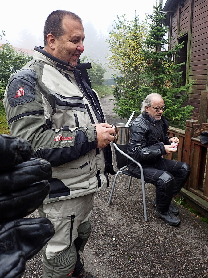 25 Nechce se nám čekat ve frontě na kafe