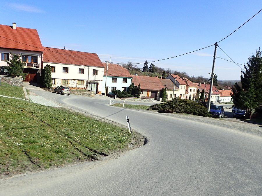 13 Oblíbená zatáčka ve Viníčných Šumicích