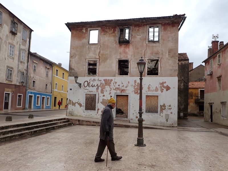 22 Už 30 let vypálené domy Srbů