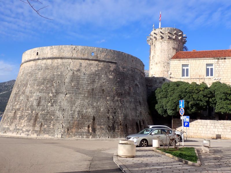 59 Korčula má i hradby