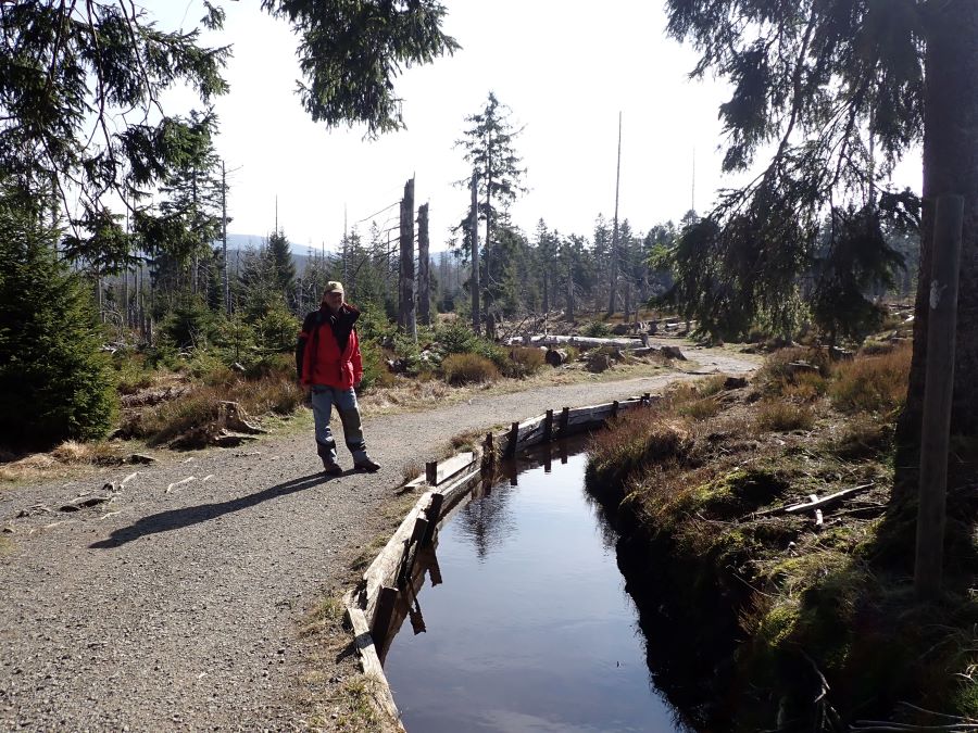 37 Jdeme na nejvyšší horu Harzu, 8,5 km tam a 8,5 km zpátky