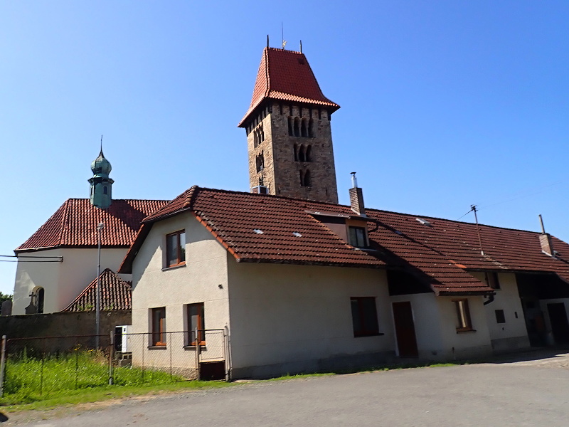 19 Kostel sv. Václava v Chřenovicích ze sedla