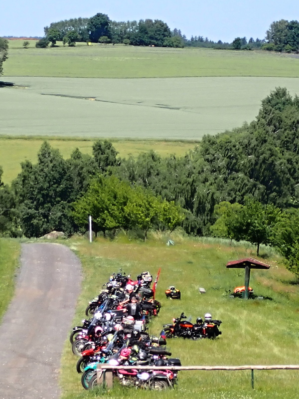 26 Naše motocykly
