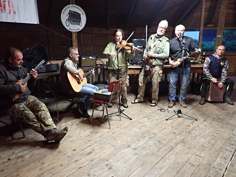 40 Muzikanti zase excelovali.