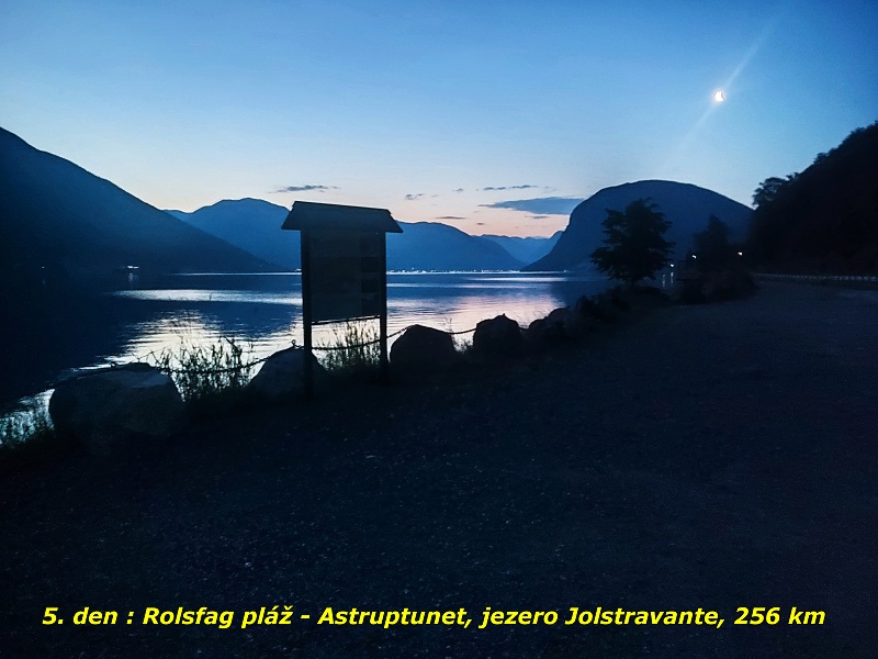 42 Noc pod skanzenem