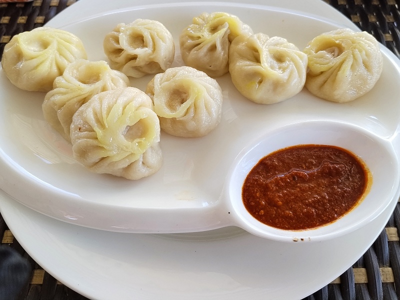 05 První tibetské jídlo - momo