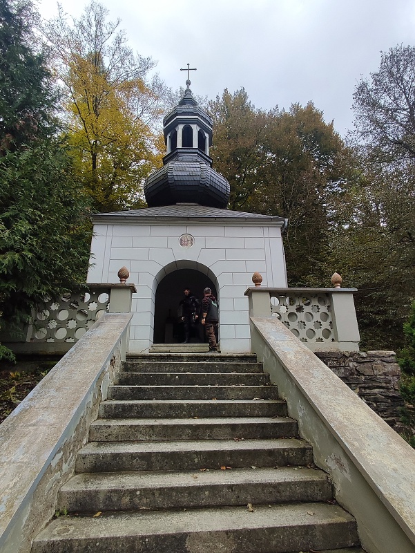 24 Královská studánka byla vojáky zničená, teď je obnovená.