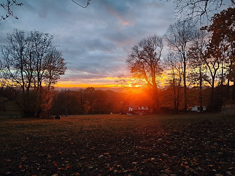 09 Noc na parkovišti na konci Lísky