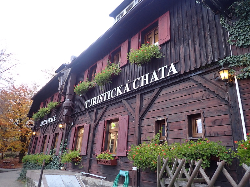 22 Horní parkoviště u chaty - naše základna na dvě noci