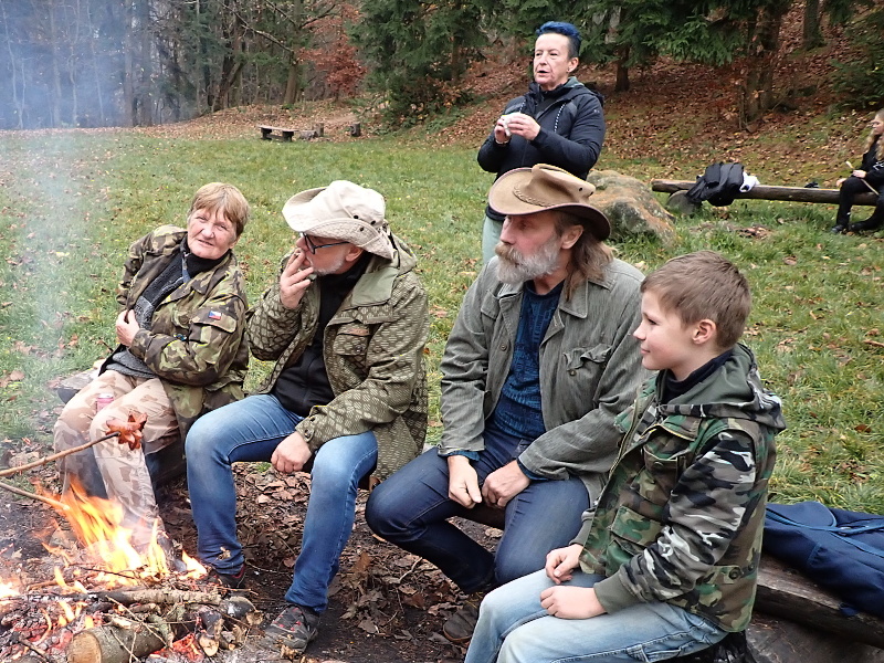 14 Na veřejném tábořišti