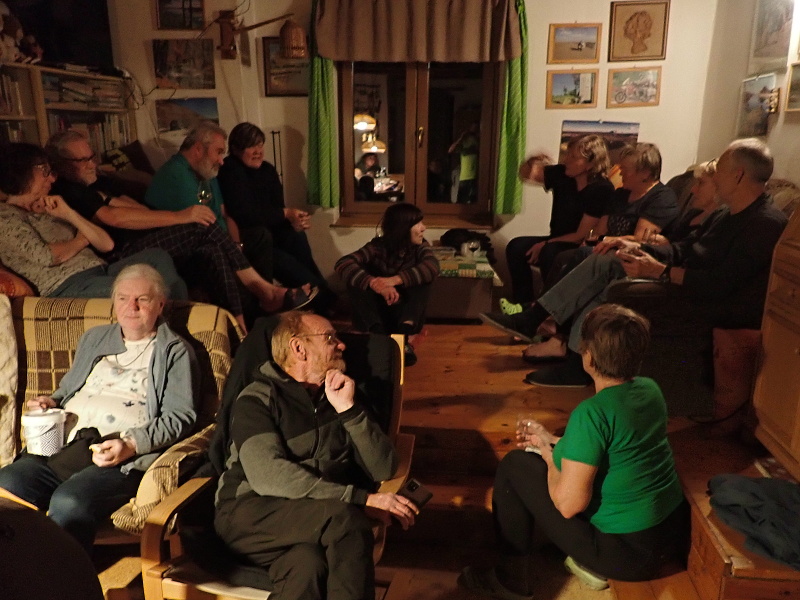 02a V pátek se scházíme a povídáme