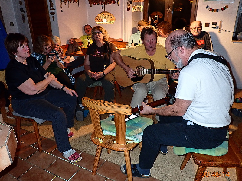 04 Po promítání se hrálo do půl čtvrté ráno