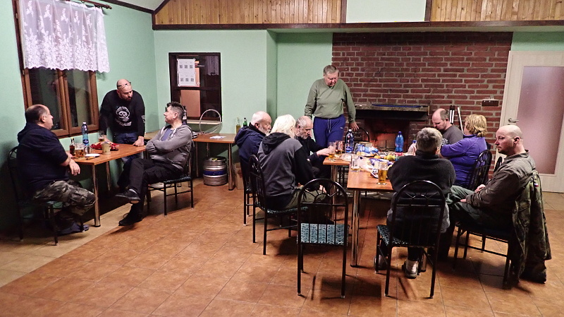 02 Večer v kempu v Řásné.