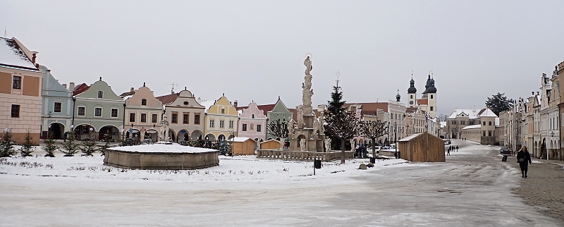 06 Náměstí v Telči bez lidí