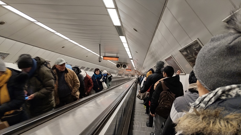 15 Vyzkoušeli jsme i metro.