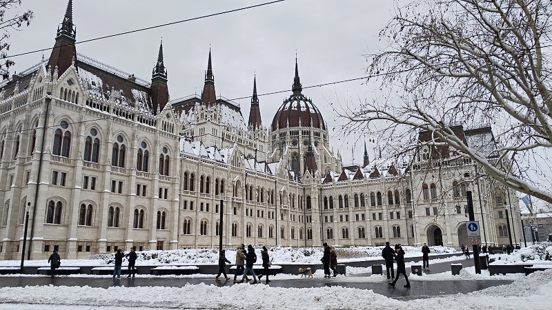 16 Parlament podruhé
