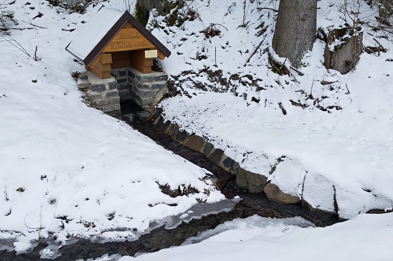 11 Nová budka u studánky