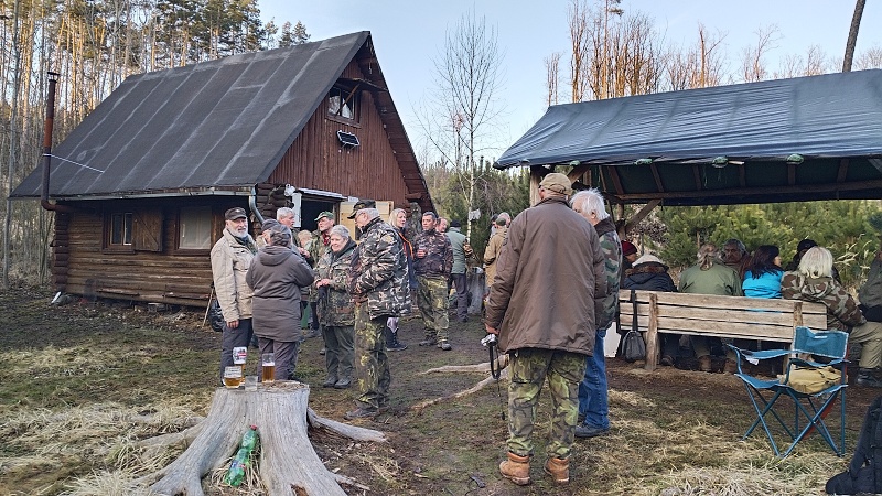 03 Dobře ukrytý osadní kemp