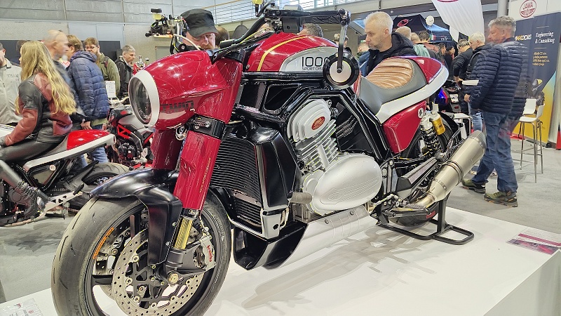 04 Nejkritizovanější motorka Jawa 1000 za 1,54 mega