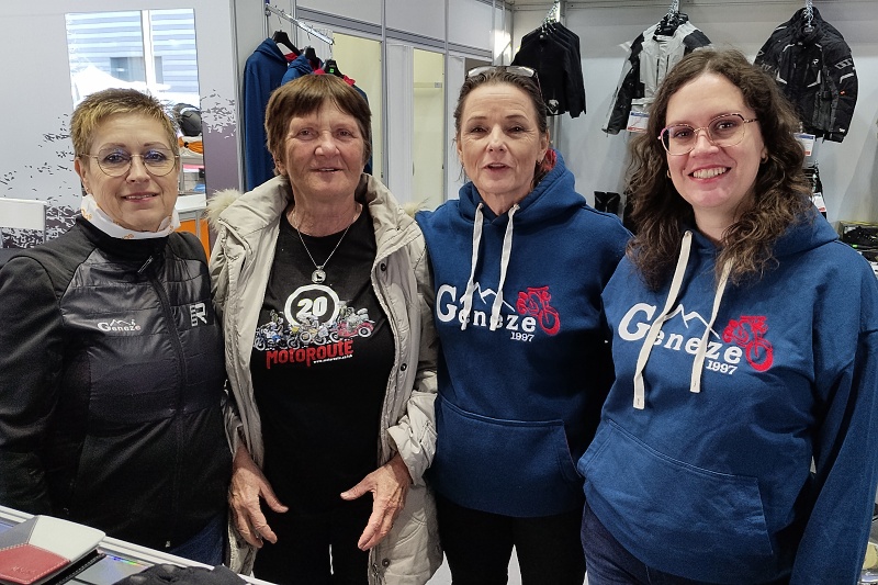 07 Od této firmy máme špičkové vybavení na motorku.