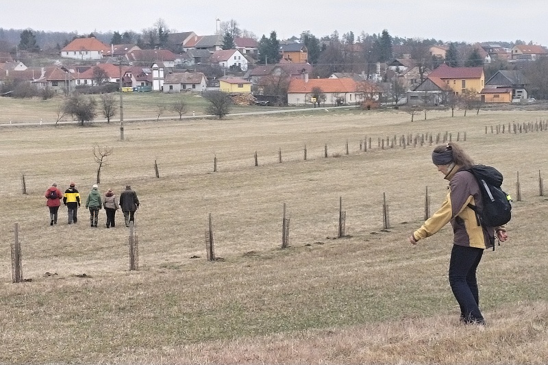 29 Přes les na chalupu, oběd a loučení
