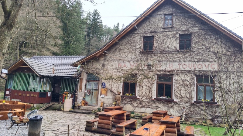 10 Všechny hospody byly zavřené.