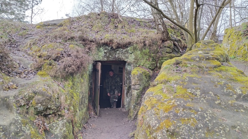 14 Pískovcové sklepy ve Zderazi