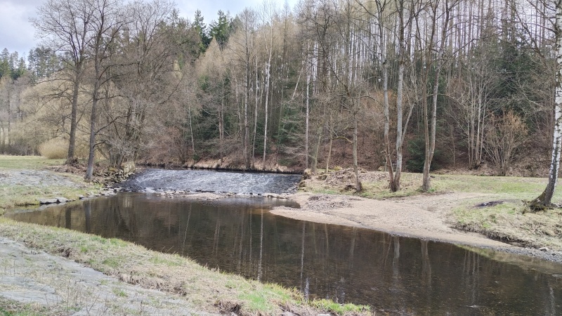 30 Na břehu řeky Svratky