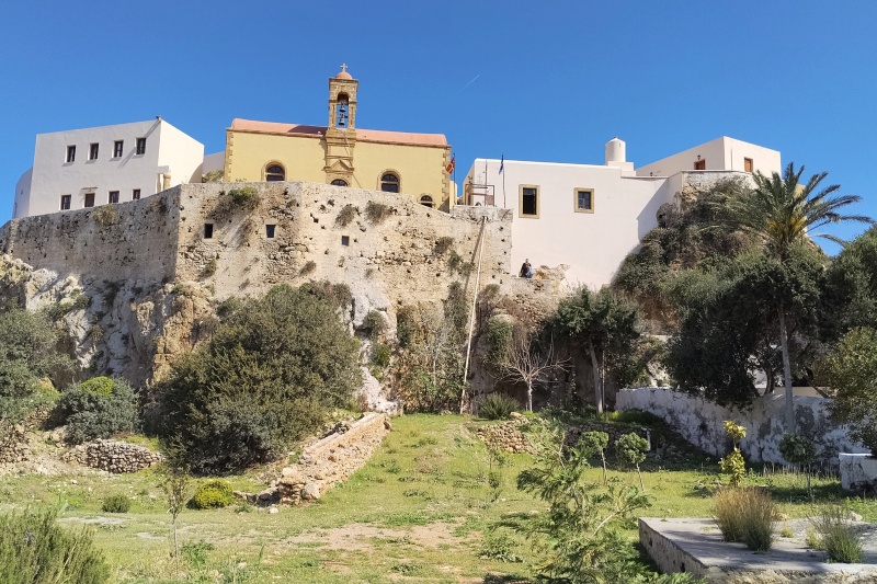 28 Klášter Chrisoskalitissa, vstup 2,5 eura, nic moc.