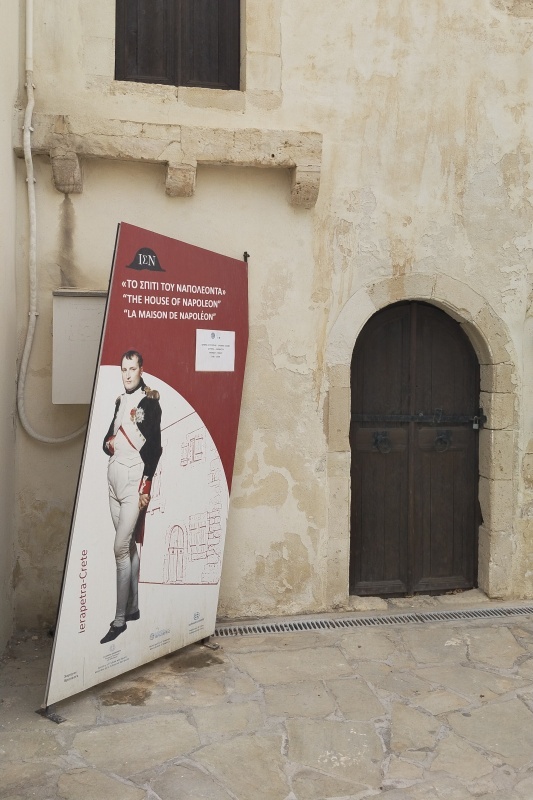 57 Při cestě do Egypta tu přespal Napoleon.