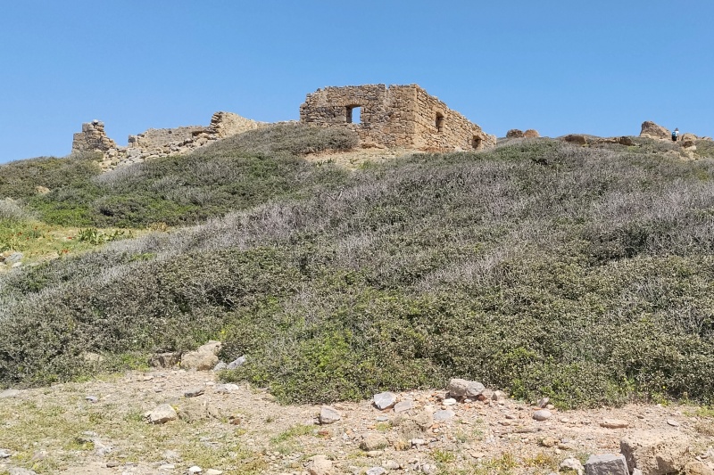 63 Raně křesťanská bazilika nad pláží Itanos.