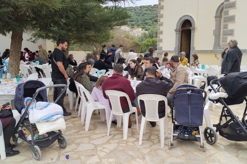 81 Asi křtiny v horsrké vísce.