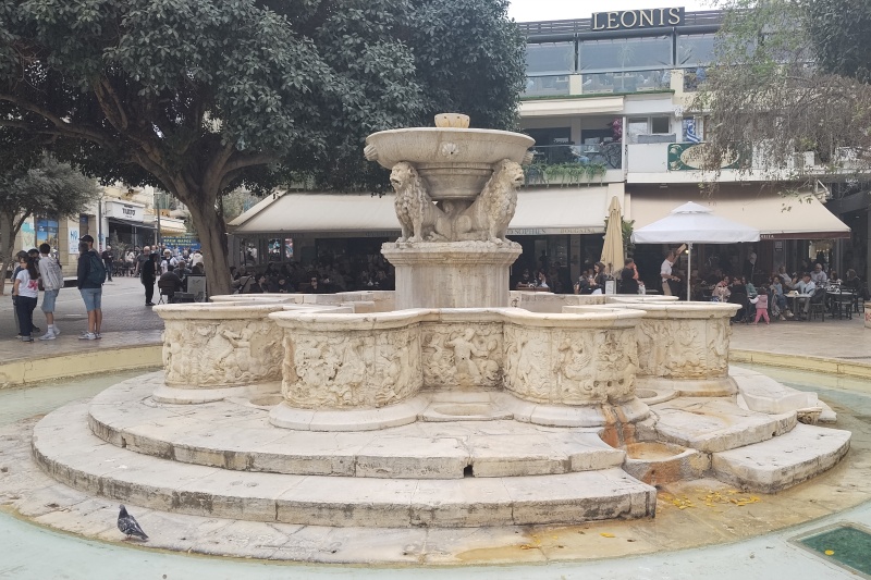 93 Slavná Bembova kašna