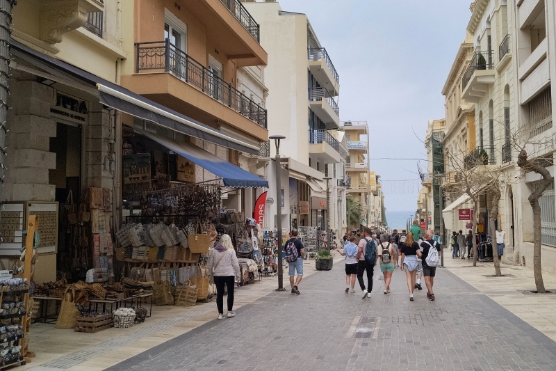 95 Před hodinou plno lidí, kvečeru jich ubývá