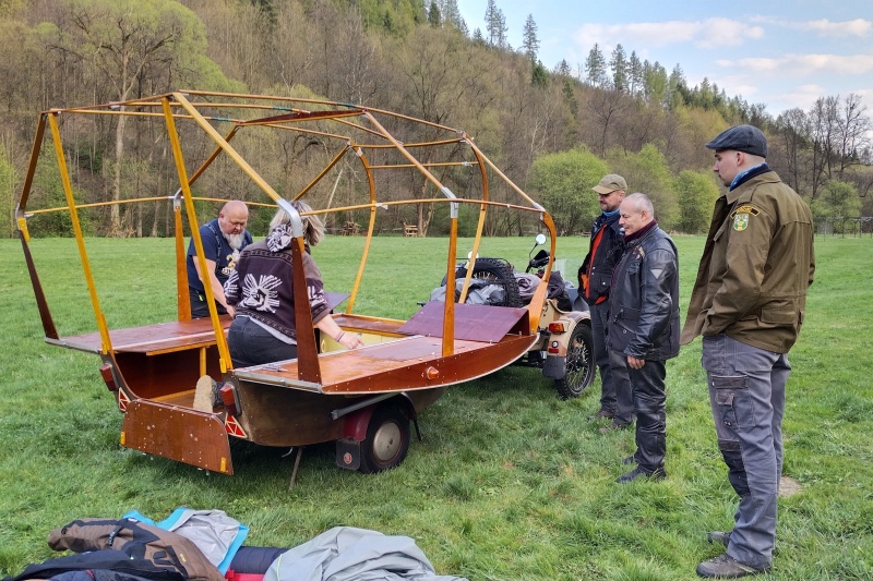 05 Stanový přívěs za auto
