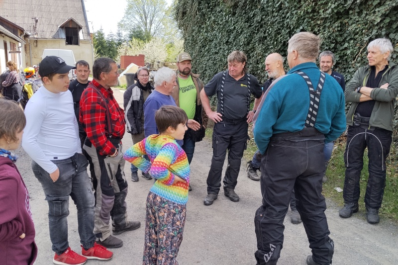 22 Pán povídal a povídal o všem.