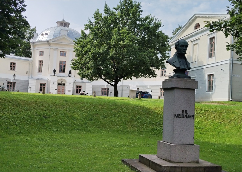 93 Staré anatomické pracoviště poblíž je z roku 1805