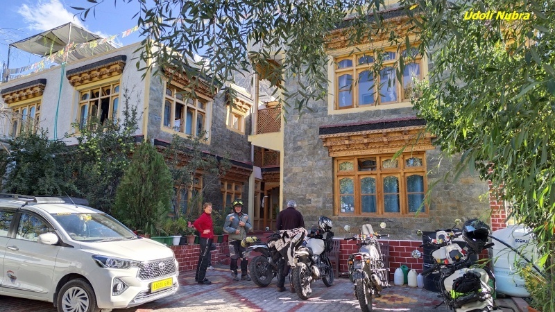 084 Údolí Nubra je už profláklá turistická destinace 