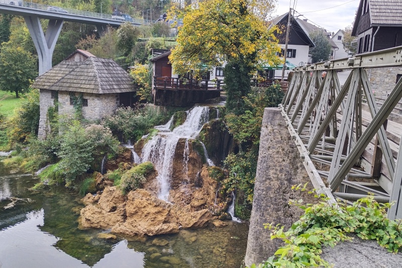 03 Přes Vojnič do  Slunj