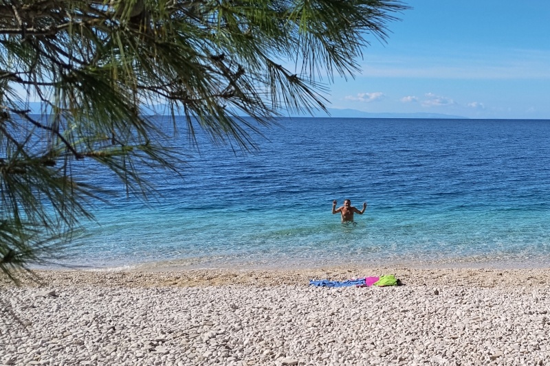 52 Po roce je z části obyčejné pláže v Tučepi pláž nudistická