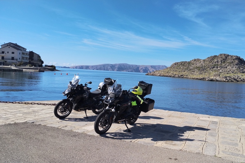 64 Sveti Juraj, dvě z mnoha motorek, co jsme potkali