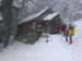 13 Zastrčená chata.
